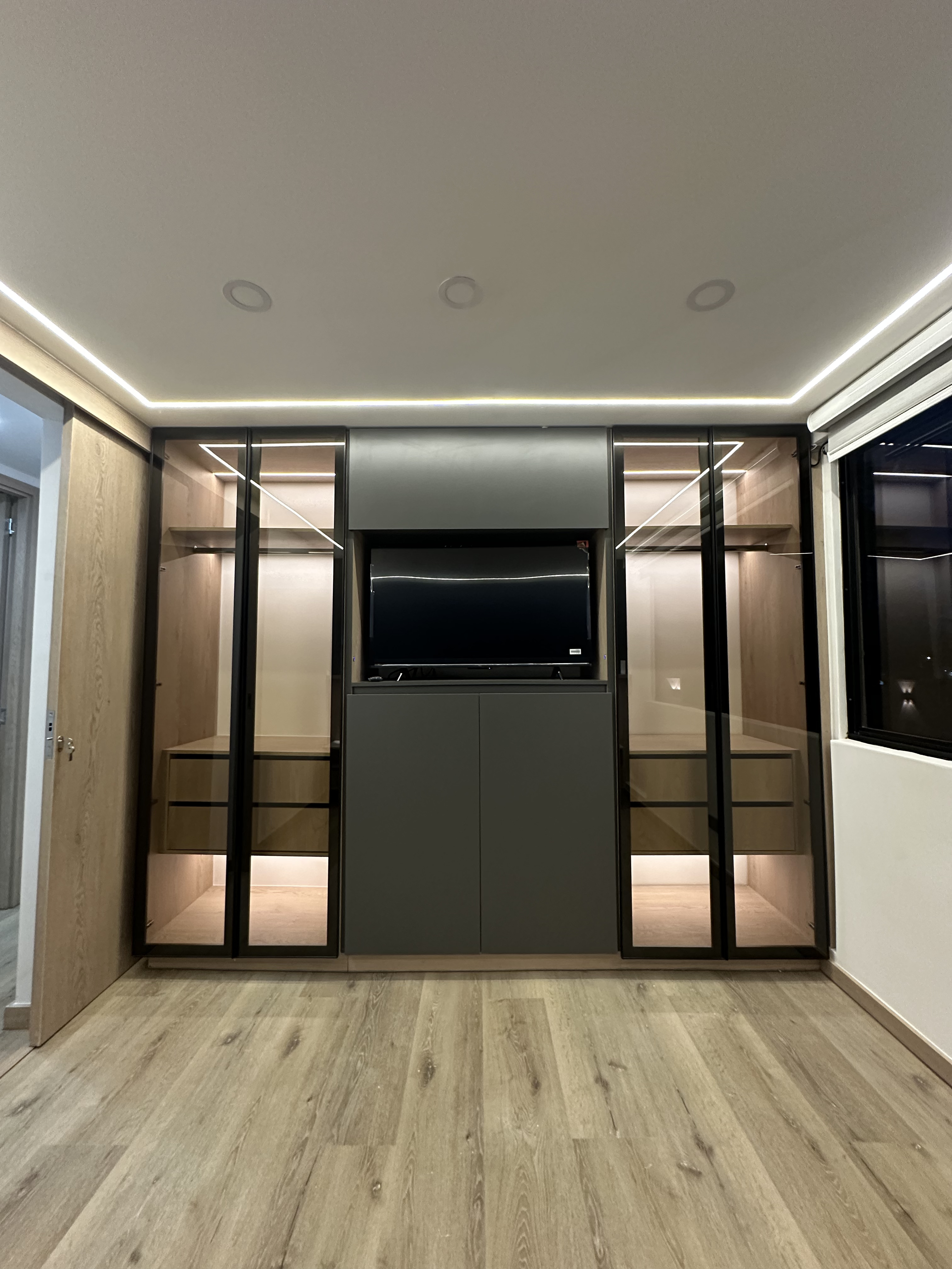 Closet Vitrina con TV Bosque Ceibal