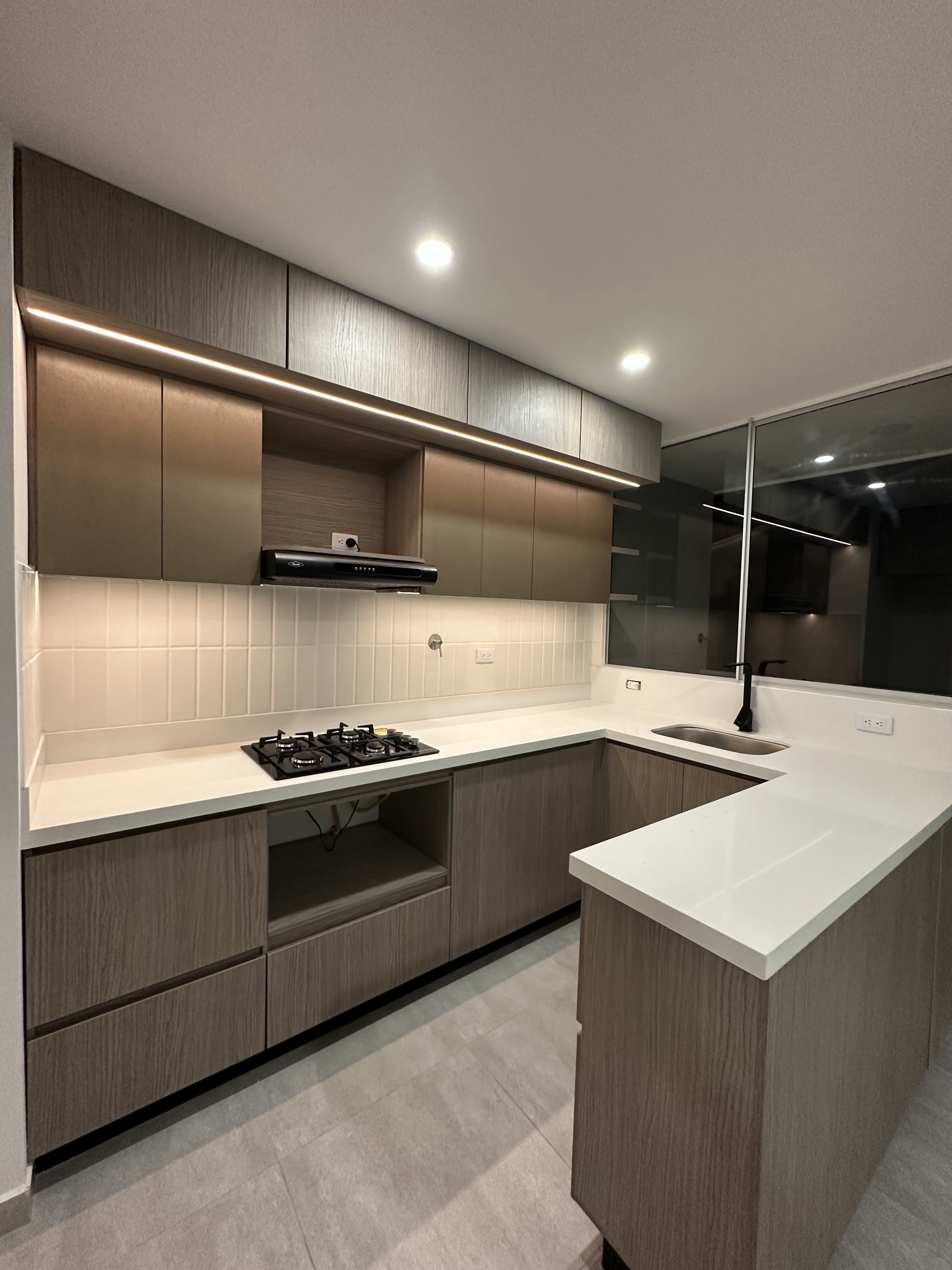 Cocina en U Cálida